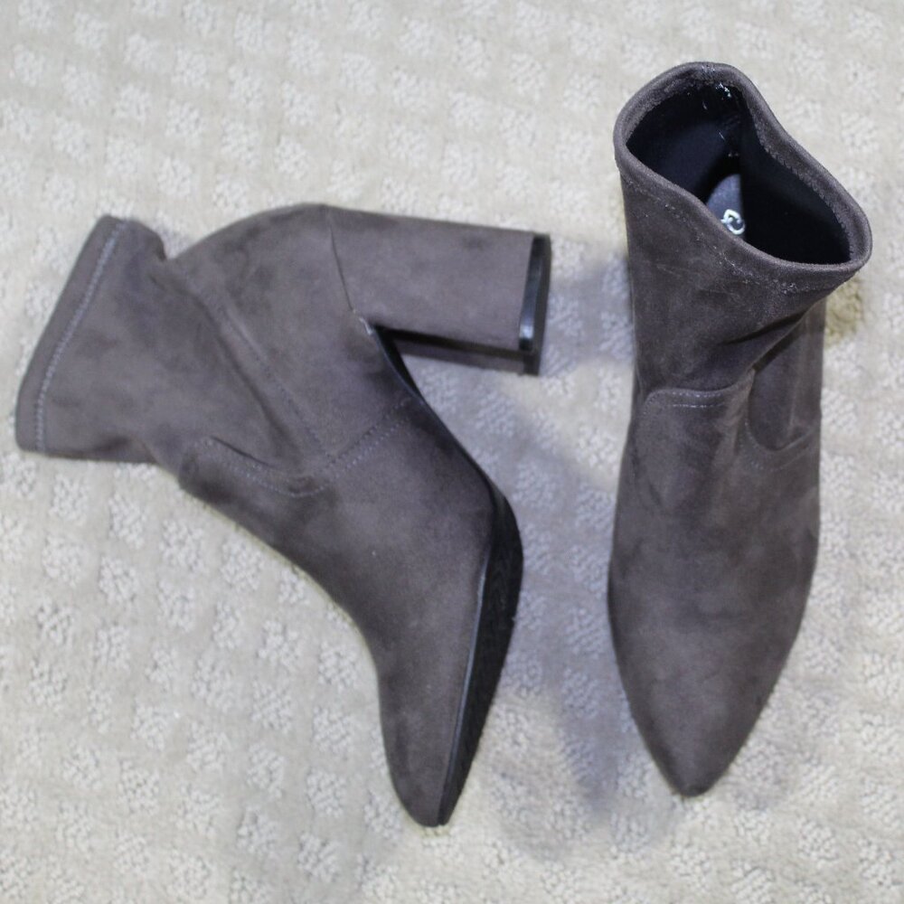 Qupid Size 6.5 Grey Faux Leather & Fabric 3.5" Block Heel Boots